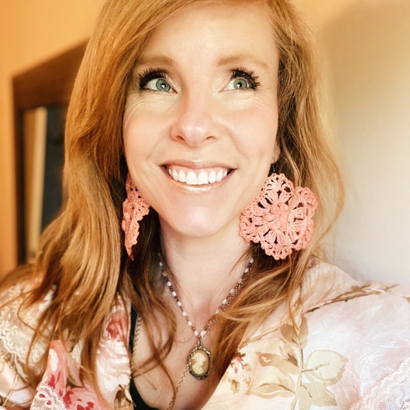 FREEEEEEE EARRINGS - Picture 2 of 3